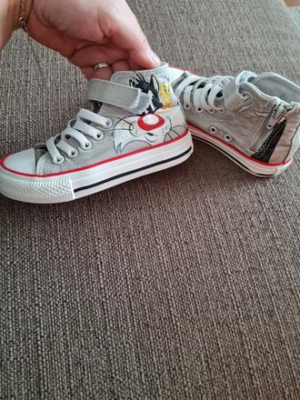 Tenisky looney tunes, 26