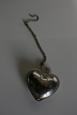 Kovové srdiečko na sypaný čaj, 