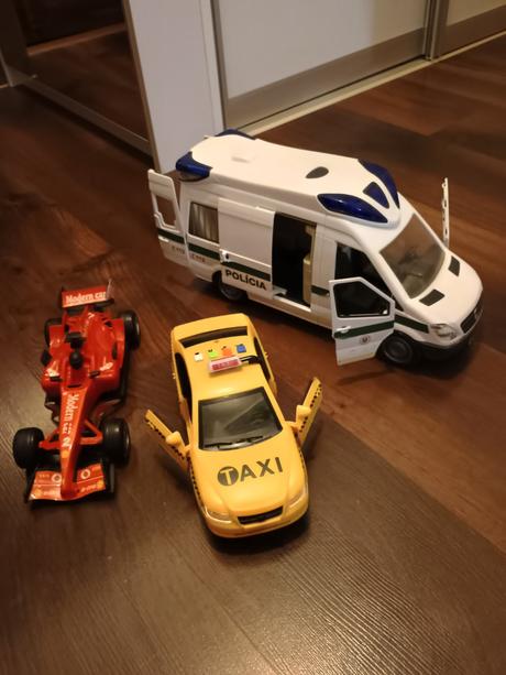 Autá policajné,taxík,formula, 