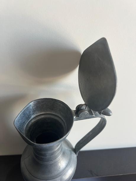 Cinovy znaceny dzban nadoba konvica cca 17,5 cm vi, 