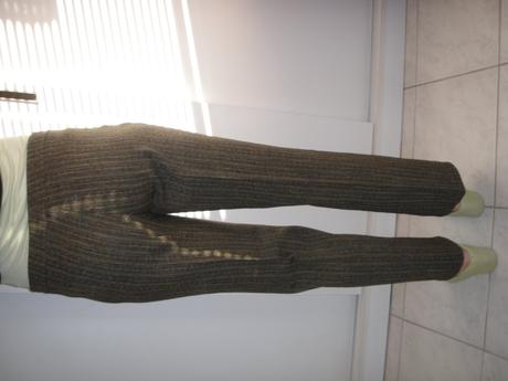 Tmavohnedé nohavice, l