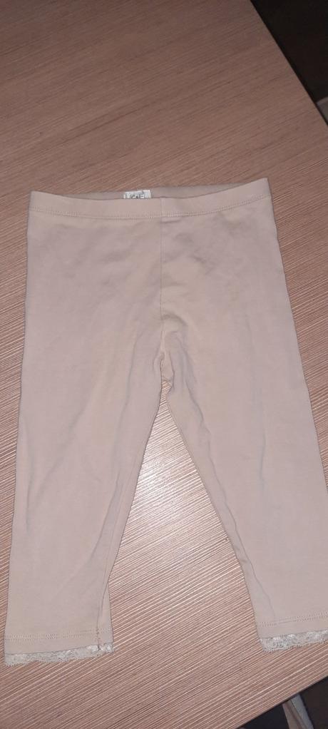 Tristvrtaky s cipkou, 110