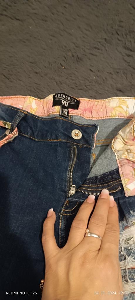 Kraťase, authority,m