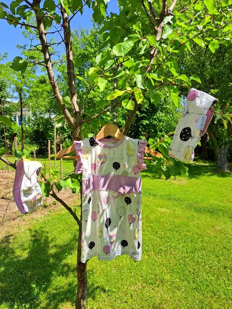 Šaty a set čeleniek, 98