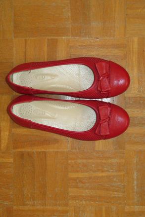 Červené baleríny, 37