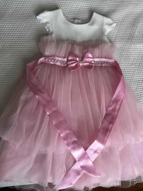 Sviatočné šaty, 140