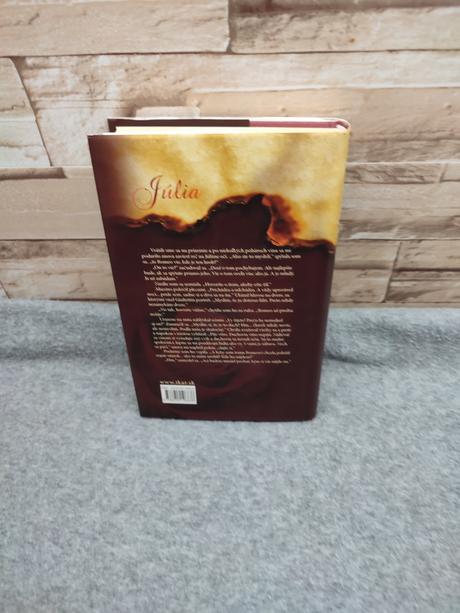 Júlia - anne fortierová,