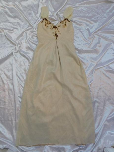 Velmi pekne spoločenske saty, 34