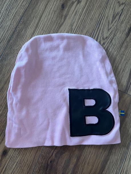 Dievčenská čiapka, 128