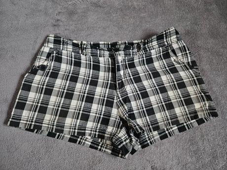 Šortky, gate,42