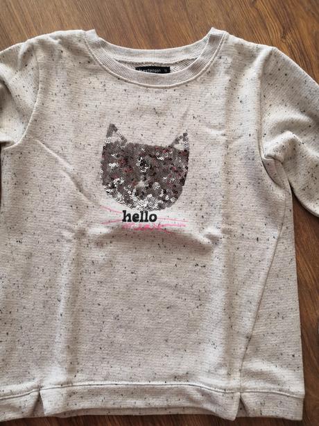 Mikina, in extenso,140