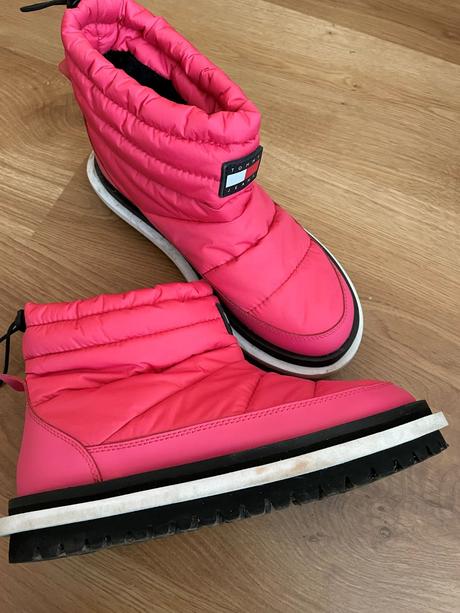 Snehule, tommy hilfiger,40