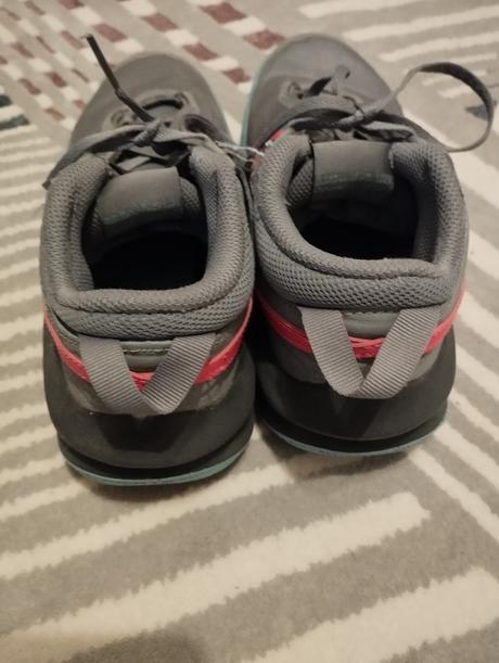 Basketbalové halovky, nike,37