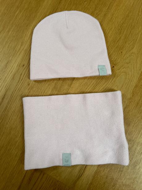 Suprava čiapka a nakrčnik, c&a,104