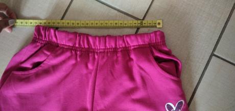 Ružové tepláky, 140