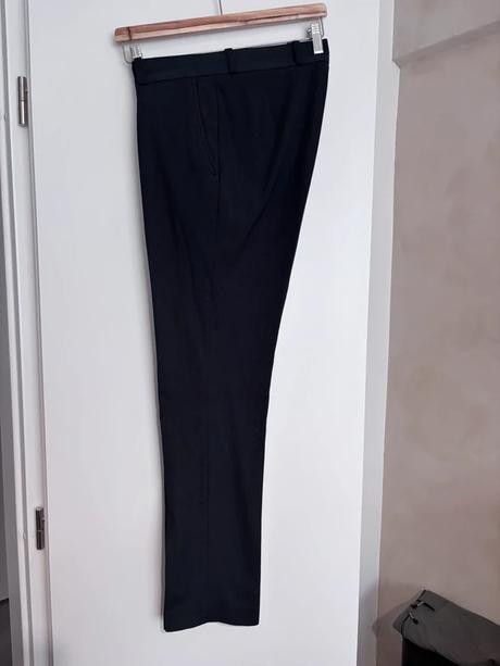 Spoločenské nohavice, 48