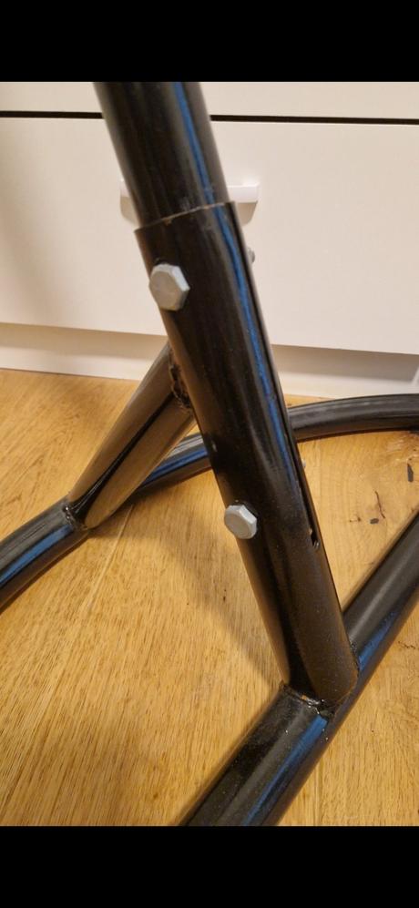 Stojan na zavesne hojdacie kreslo, 