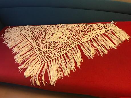 Prehoz háčkovaný - rozmery - 97 x 148 cm, mango