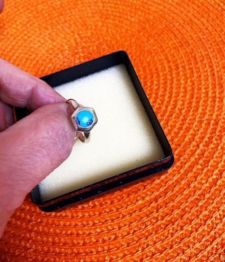 Strieborný prsteň s tyrkenitom,