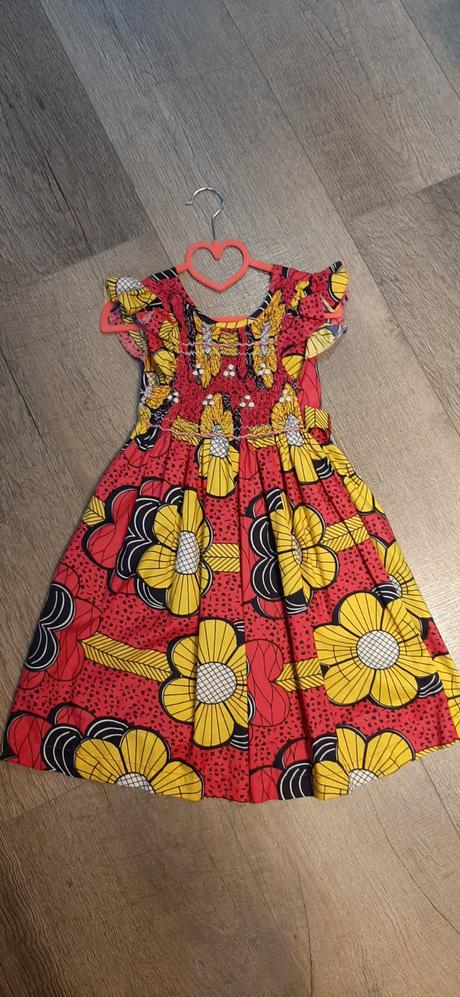 Dievcenske saty, eu 122, 122