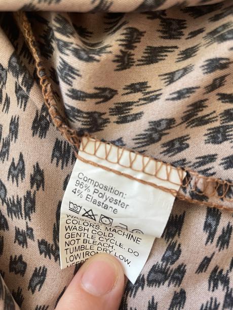 Hnedo cierna bluzka s uvazovanim, xxxl