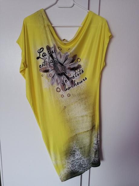 Žiarivé letné šaty, s