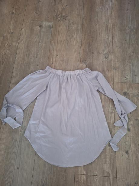 Bluzka off the shoulder, l