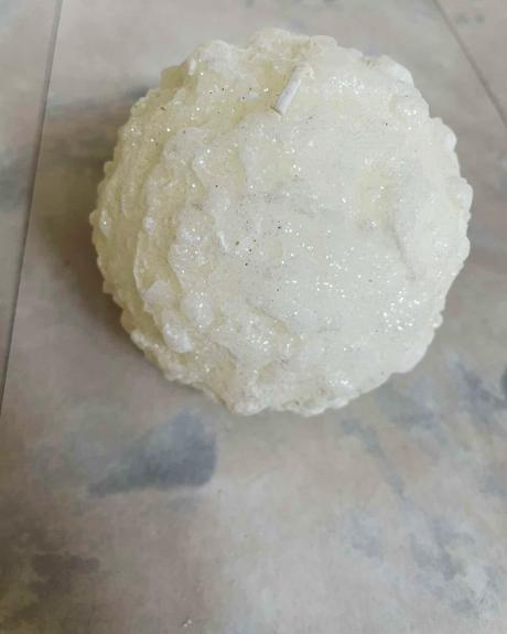 Trblietavá plastická guľa/sviečka,