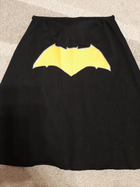 Kostým batman tričko s pelerínkou č.122/128, 