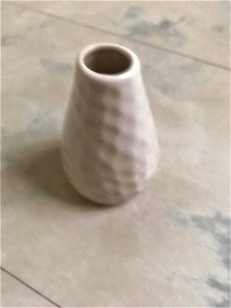 Porcelánová vázička, 