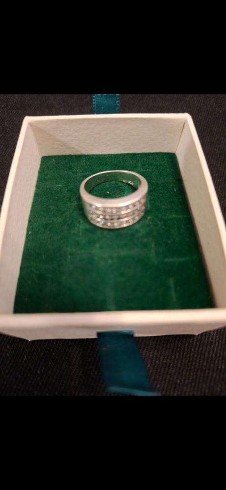 Strieborný prsteň,