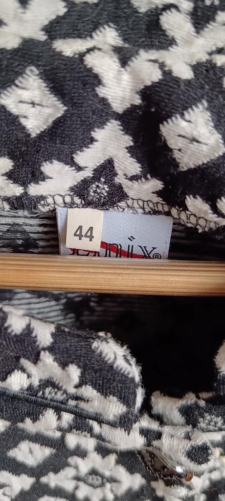 Sako, 44
