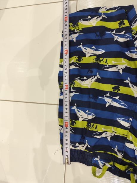 Predám chlapčenské kraťasy/plavky, 140