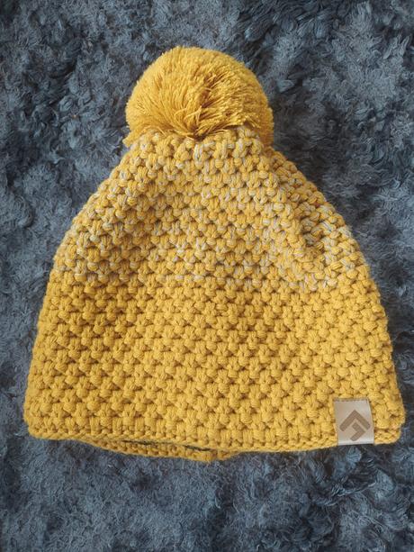 Dámska zimná čiapka, s