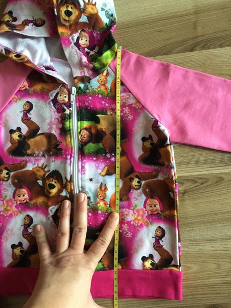 Mikina masa a medved, 80