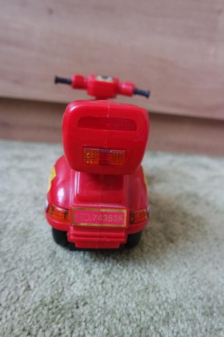 Skúter pre bábiku na batérie, 