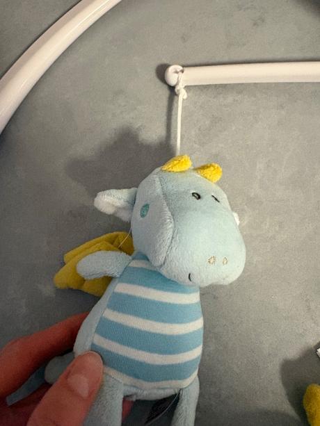 Hojdacie kreslo ingenuity a hraci kolotoc fehn, 