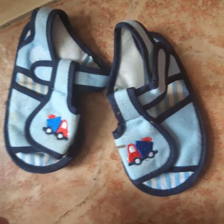 Capacky sandalky  pre chlapčeka, 18