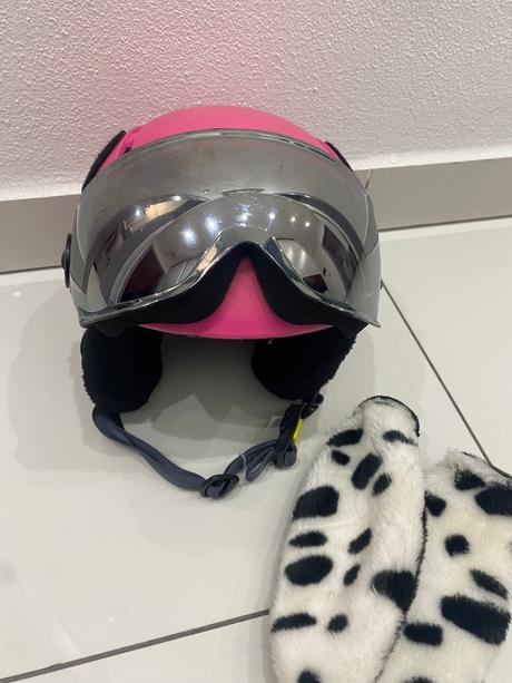 Detská lyžiarska prilba zn. cébé, 