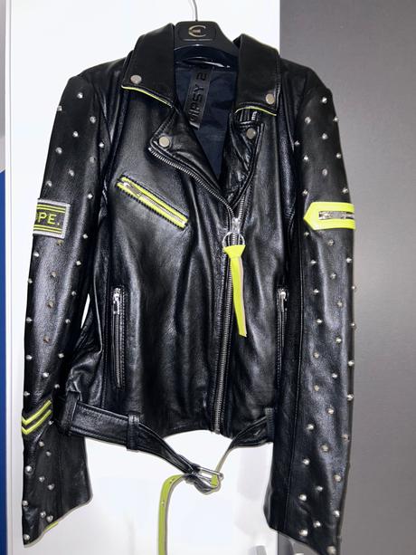 Krasna kozena bunda, l