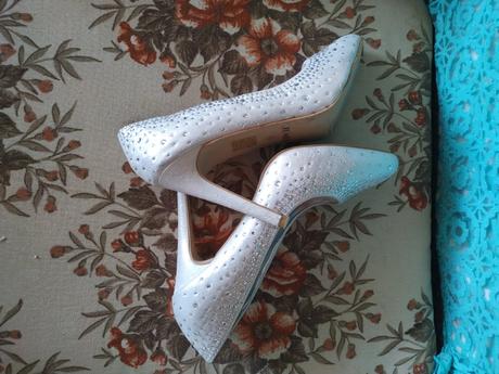 Strieborné lodičky, 40