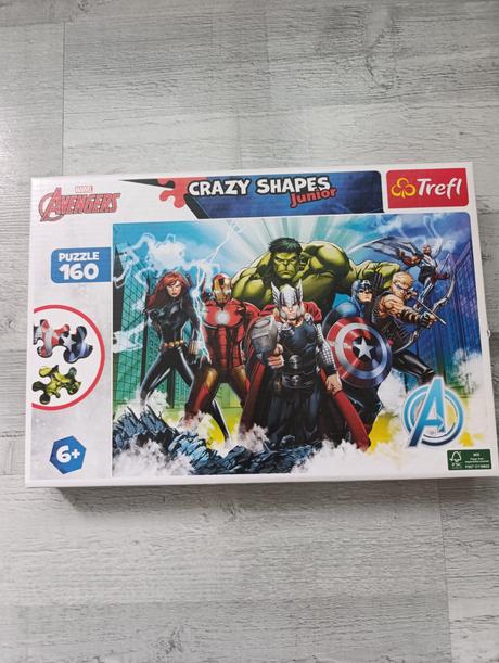 Puzzle avengers 160ks nepravidelné tvary,