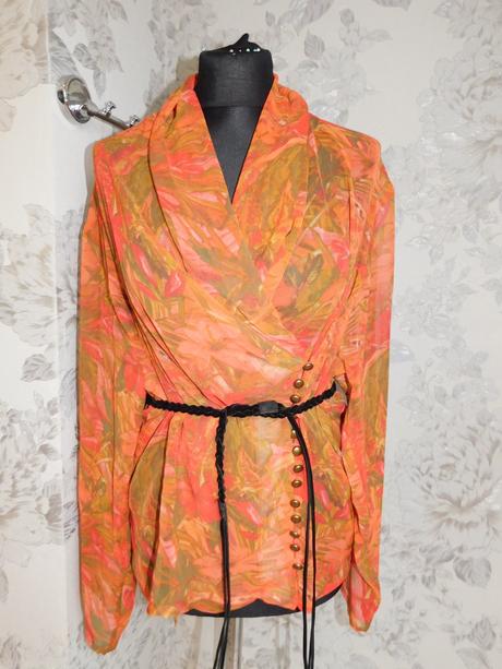 Velmi pekna bluzka, 42