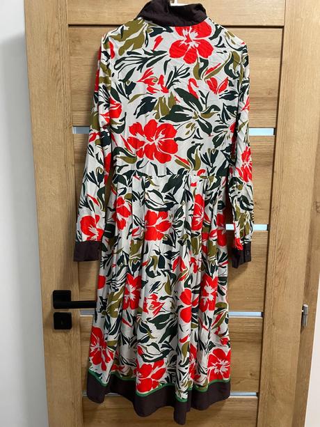 Kvietkované šaty, m