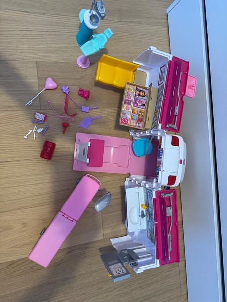Barbie sanitka ambulancia ako nová,
