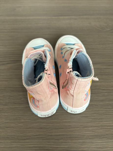 Plátené tenisky, 29