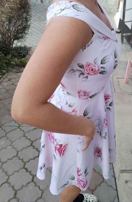 Nadherne kvetinkove saty, s