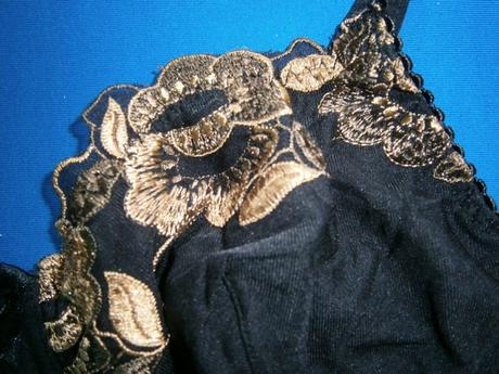 Podprsenka s kosticou a cipkou, tezenis,80b