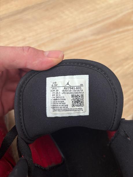 Tenisky jordan, air jordan,39