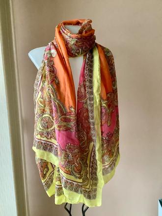 Hodvábny šál, 